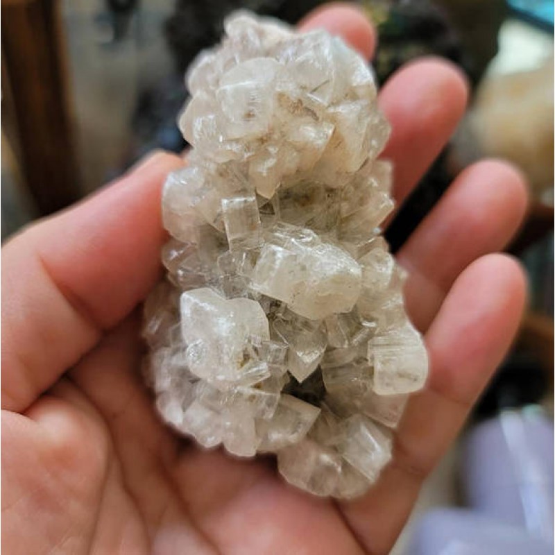 WHITE CRYSTAL LEKLAI